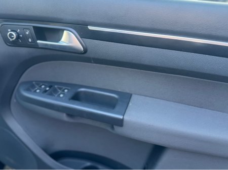 2014 Volkswagen Touran 1.4i HIGHLINE... AUTOMATIC...2 KEYS €11,950 thumbnail