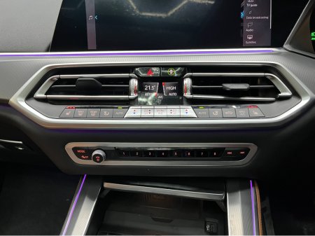 2021 BMW X5 €49950! 2021 BMW X5 xDRIVE45E 3.0 AUTOMATIC / CRUISE CONTROL / 360° PARKING CAMERA / ELECTRIC MEMORY & HEATED SEATS / PANORAMIC SUNROOF / AMBIENT LIGHTS €49,950 thumbnail