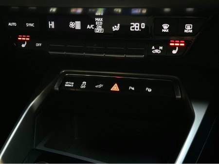 2024 Audi A3 40 TFSIe HYBRID SPORT AUTO €32,950 thumbnail