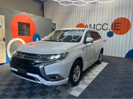 2020 Mitsubishi Outlander 2020 OUTLANDER 2.4 HYBRID / 71k KMs / HEATED SEATS , REVERSE CAMERA & MORE €24,950