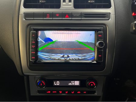 2017 Volkswagen Polo €13950! 2017 VOLKSWAGEN POLO CROSS 1.2 AUTOMATIC / CRUISE CONTROL / REVERSE CAMERA / PADDLE SHIFTERS €13,950 thumbnail