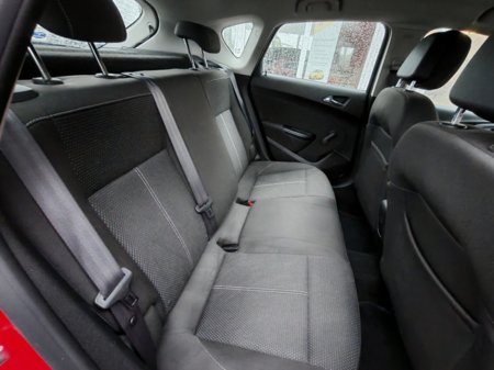 2016 Vauxhall Astra 1.6 I VVT SRI 115PS 5DR €7,800 thumbnail