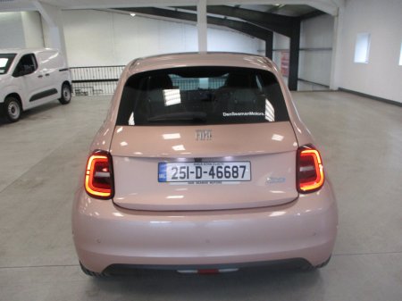 2025 Fiat 500e  €28,340