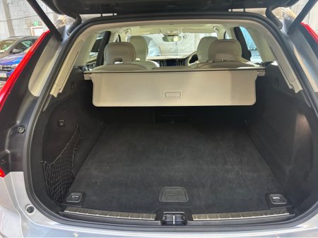 2023 Volvo XC60 T6 PHEV PLUS DARK AWD 5DR AUTO €39,750 thumbnail