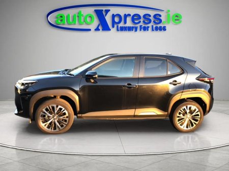 2022 Toyota Yaris Cross 1.5 HYBRID G Only 7000 Miles €26,995 thumbnail