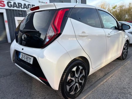 2021 Toyota Aygo 1.0 VVT-i x-play Smartphone €10,000