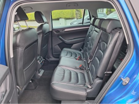 2023 Skoda Kodiaq 7S STYLE 2.0 TDI *High Spec/Black Leather/Heated Seats/Keyless Entry/Camera/Ambient Lighting* €43,950 thumbnail