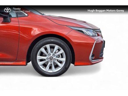 2025 Toyota Corolla COROLLA SALOON LUNA €31,950 thumbnail