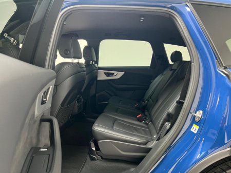 2024 Audi Q7 S LINE 55 TFSI E QUATTRO €84,990 thumbnail