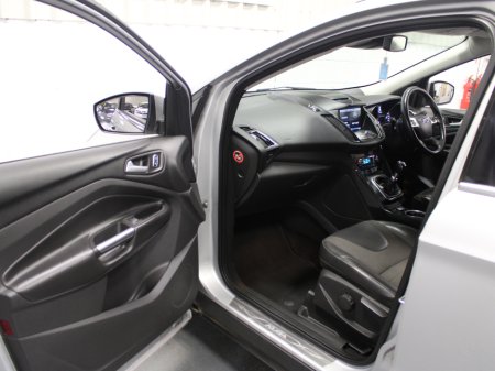 2017 Ford Kuga TITANIUM 2.0 TD 120 S6 M6 F 5DR FWD €14,950 thumbnail