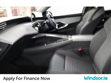 2025 Peugeot 5008 1.2 Hybrid 136bhp E-DCS6 Allure €46,995