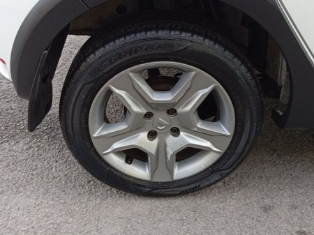 2017 Dacia Sandero Stepway 1.5 dCi 90 STEPWAY SIGNATURE €7,500 thumbnail