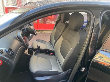 2015 Renault Captur LIFE 1.5 DCI 90 4DR €7,995 thumbnail