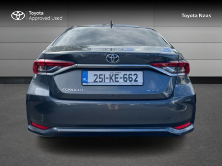 2025 Toyota Corolla COROLLA SALOON LUNA SPORT €35,888