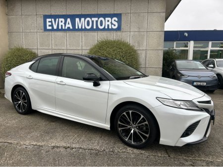 2020 Toyota Camry WS HYBRID AUTOMATIC 2.5 PETROL //JBL SOUND SYSTEM//KEYLESS ENTRY//LEATHER SEATS//REVERSE CAMERA// €26,950