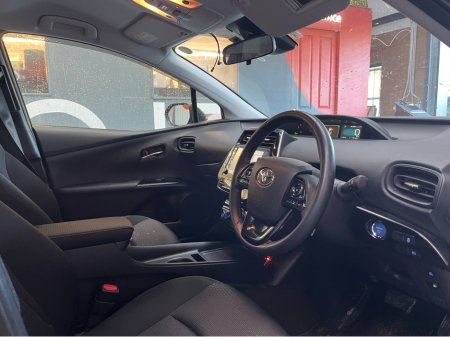 2022 Toyota Prius €20950 2022 TOYOTA PRIUS S 1.8 AUTOMATIC / REVERSE CAMERA / CRUISE CONTROL €20,950 thumbnail