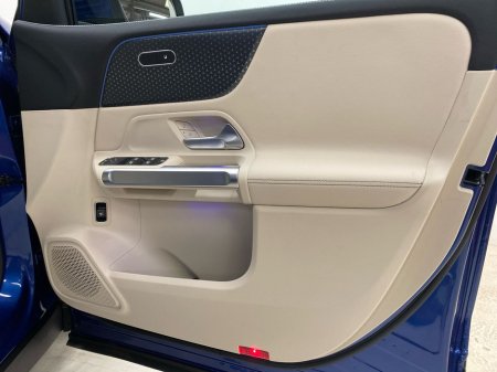 2025 Mercedes-Benz GLB GLB 180 Progressive Plus - 7 seater | Heated Seats, Reversing Camera €61,950 thumbnail