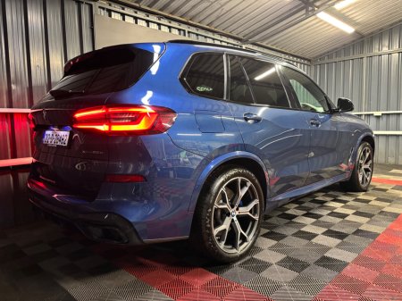 2021 BMW X5 xDrive45e M Sport €52,900