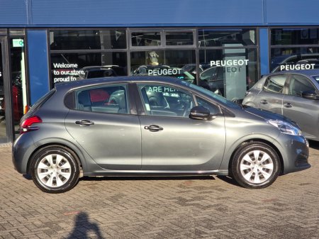 2017 Peugeot 208 1.2 PureTech 68bhp Access 3 dr €8,950