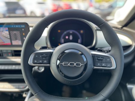 2025 Fiat 600 La Prima 1.2 100hp Hybrid Auto eDCT 6 €33,950