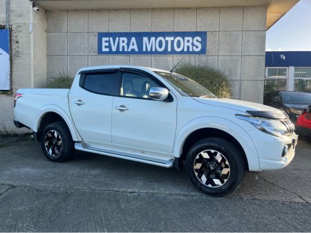 2017 Mitsubishi L200 DID BARBARIAN D/C 4WD 18 2.5 MANUAL //HIGH SPEC//FULL LEATHER//HEATED SEATS//REVEVRSE CAMERA//KEYLESS ENTRY//