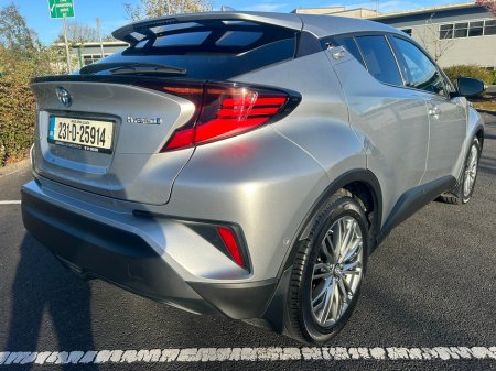 2023 Toyota C-HR  €26,999