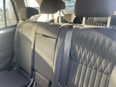 2024 Volkswagen Tiguan Allspace 2.0 TDI 150HP Life DSG €44,975 thumbnail