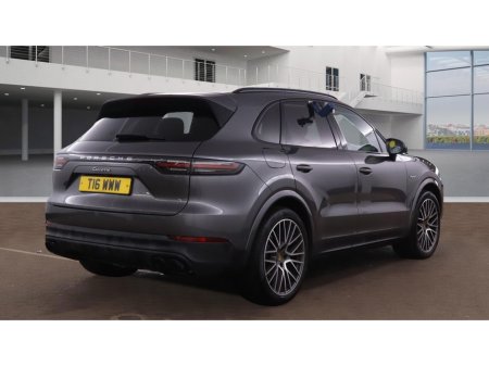 2021 Porsche Cayenne 3.0 V6 E-HYBRID  462 BHP TIPTRONIC-S €66,950