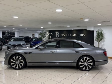 2025 Bentley Flying Spur 3.0 V6 E-HYBRID AZURE=AS NEW//HUGE SPEC=PAN ROOF//BALANCE OF BENTLEY WARRANTY=ONLY €150 ANNUAL ROAD TAX//TAILORED FINANCE PACKAGES AVAILABLE=TRADE INS €249,995 thumbnail