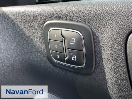 2026 Ford Kuga St-Line X 2.5 243Ps Plug-in Hybrid €48,500 thumbnail