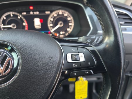 2018 Volkswagen Tiguan HIGH LINE-AUTOMATIC-4 MOTION-LOW MILEGE €23,450 thumbnail