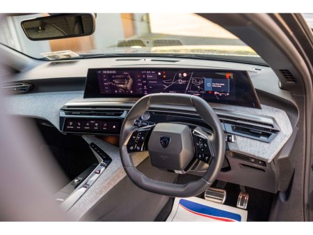 2025 Peugeot 5008 2025 Peugeot 5008 1.2 MHEV 145bhp E-DCS6 Allure €46,950 thumbnail