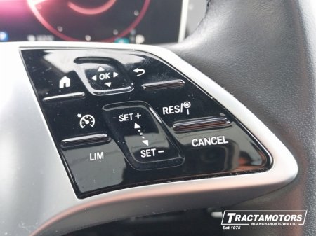 2024 Mercedes-Benz EQE 300 4DR AUTO €52,899 thumbnail