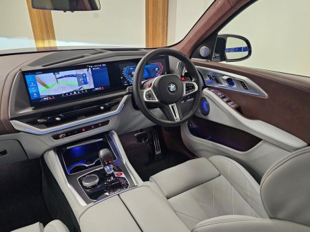 2025 BMW XM IVORY LTHR €123,950 thumbnail