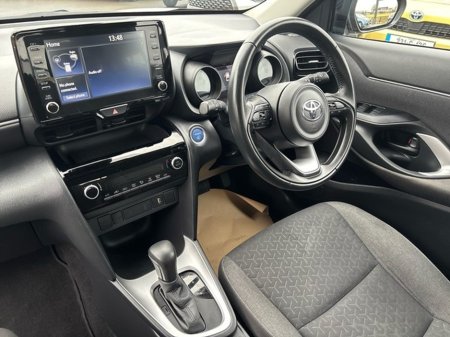 2024 Toyota Yaris Cross LUNA HYBRID 4DR AUTO €28,750 thumbnail