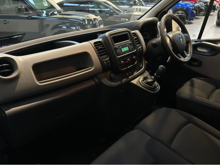 2015 Renault Trafic Passenger TRAFFIC VAN DCi €7,950 thumbnail