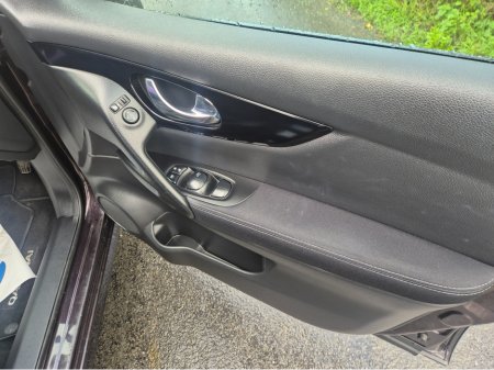 2015 Nissan Qashqai 1.2 DIG-T ACENTA SMRT VSN 115PS 5DR €9,950 thumbnail