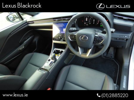 2025 Lexus LBX Hybrid Emotion