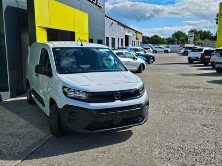 2024 Opel Combo  €18,700