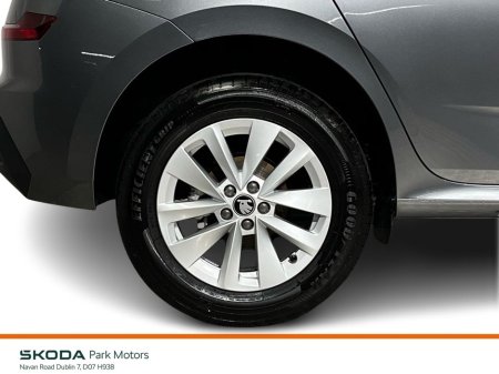 2025 Skoda Kamiq Selection 1.0TSI 115BHP - Reversing Camera - Climate Control - Cruise Control - Auto Lights/Wipers - Apple CarPlay/Android Auto €29,950 thumbnail