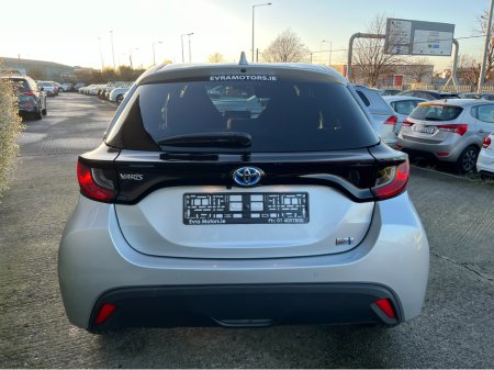 2021 Toyota Yaris X HYBRID AUTOMATIC 1.5 PETROL //KEYLESS ENTRY//REVERSE CAMERA//ADAPTIVE CRUISE CONTROL// €16,950 thumbnail