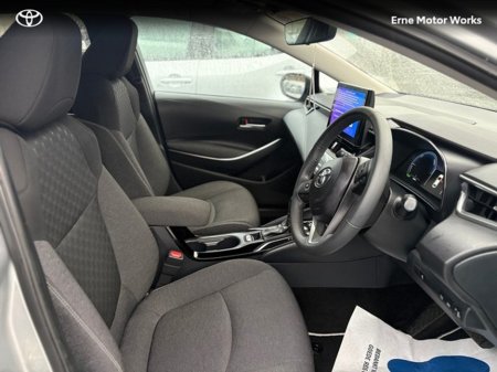 2023 Toyota Corolla COROLLA HYB LUNA Sport SALOON €28,995 thumbnail