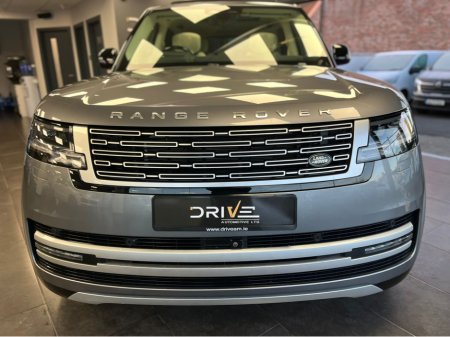 2025 Land Rover Range Rover P550 PHEV AUTOBIOGRAPHY €159,000 thumbnail