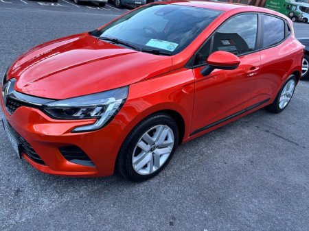 2022 Renault Clio Dynamique SCe 65 €14,000