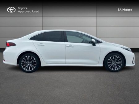 2025 Toyota Corolla HYBRID LUNA SPORT SALOON €34,750