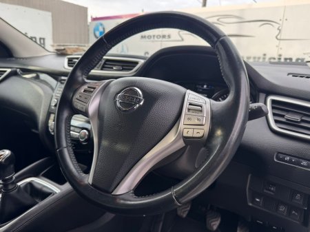 2015 Nissan Qashqai 1.5 DCI 110PS 5DR N-TEC+ €10,800 thumbnail