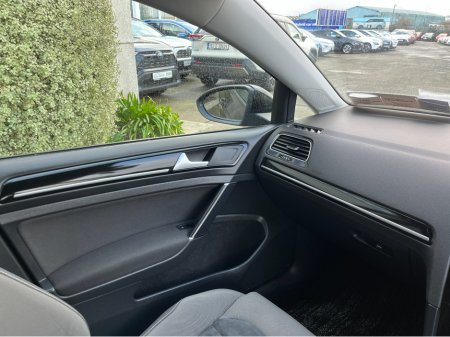 2015 Volkswagen Golf HIGHLINE AUTOMATIC 1.4 PETROL //LOW MILES//HIGH SPEC//KEYLESS ENTRY//REVERSE CAMERA//ADAPTIVE CRUISE CONTROL// €14,950 thumbnail