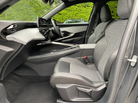 2025 Peugeot 5008 1.2 MHEV 145bhp E-DCS6 Allure €47,900 thumbnail