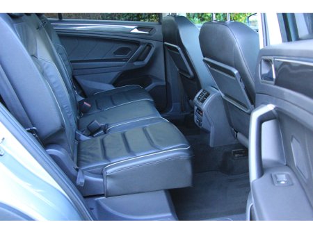 2022 Volkswagen Tiguan Allspace Black Edition R Line * Sunroof * 7 Seats €43,950 thumbnail