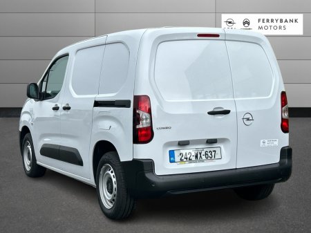 2024 Opel Combo 19 KOMF L1H1-1.5 100PS D €18,950